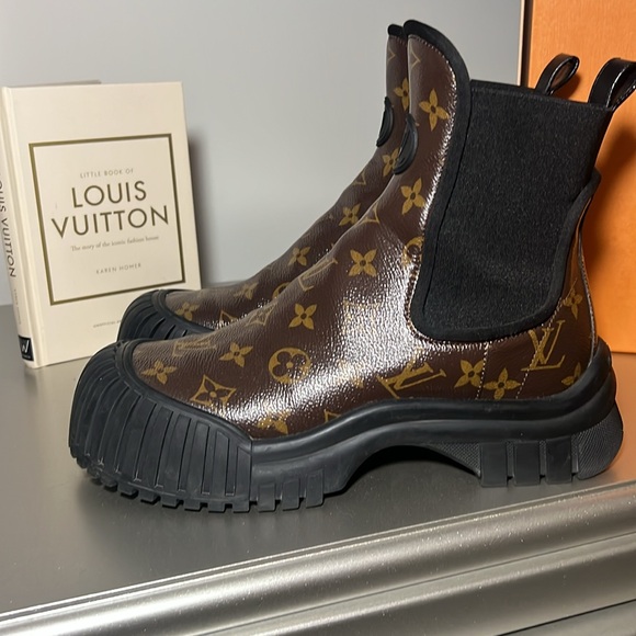 Louis Vuitton ankle boot size 39. Good condition. Some creases, not worn much. - Picture 3 of 14